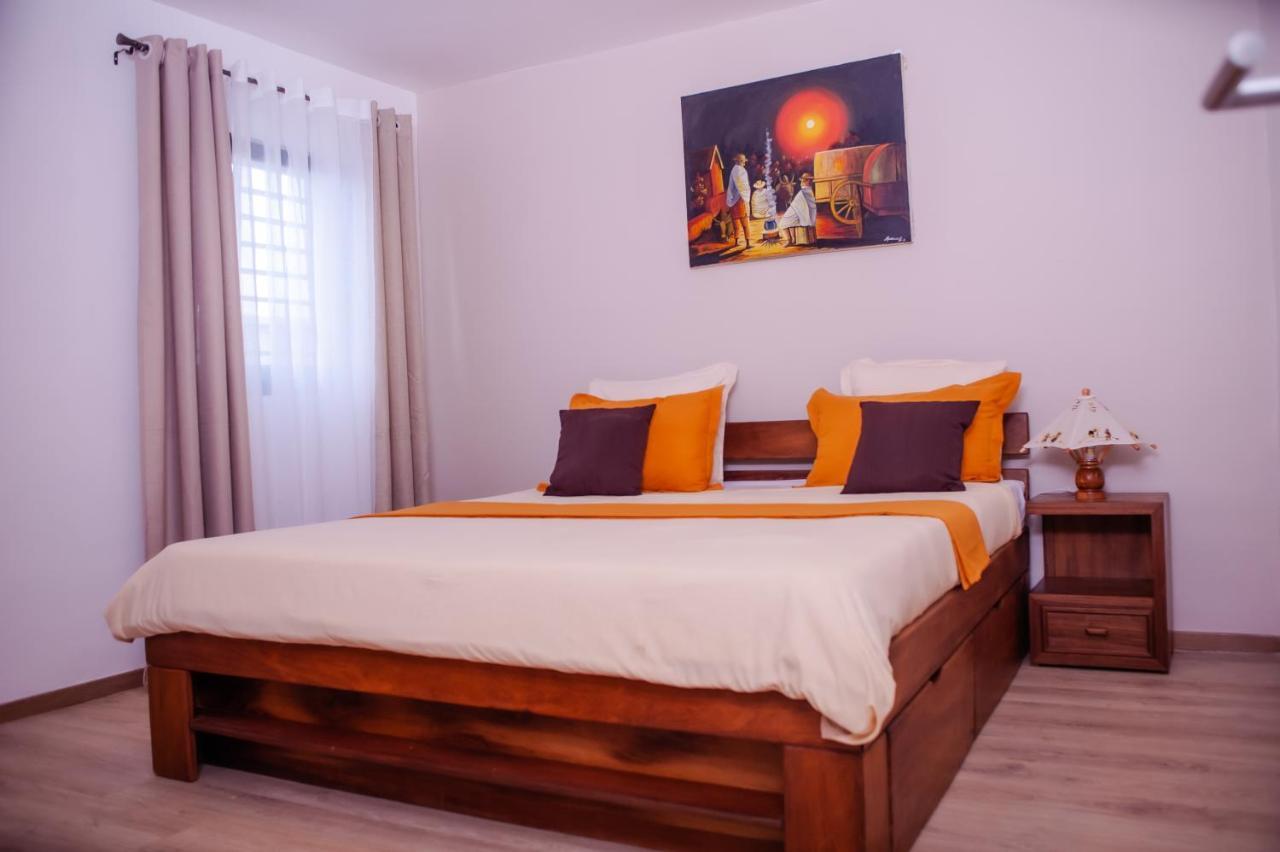 Ampifitia Guest House Antananarivo Esterno foto
