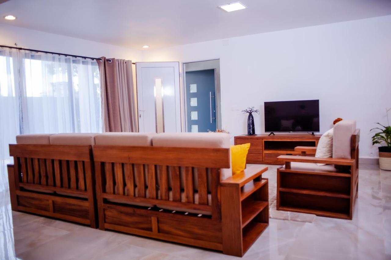 Ampifitia Guest House Antananarivo Esterno foto